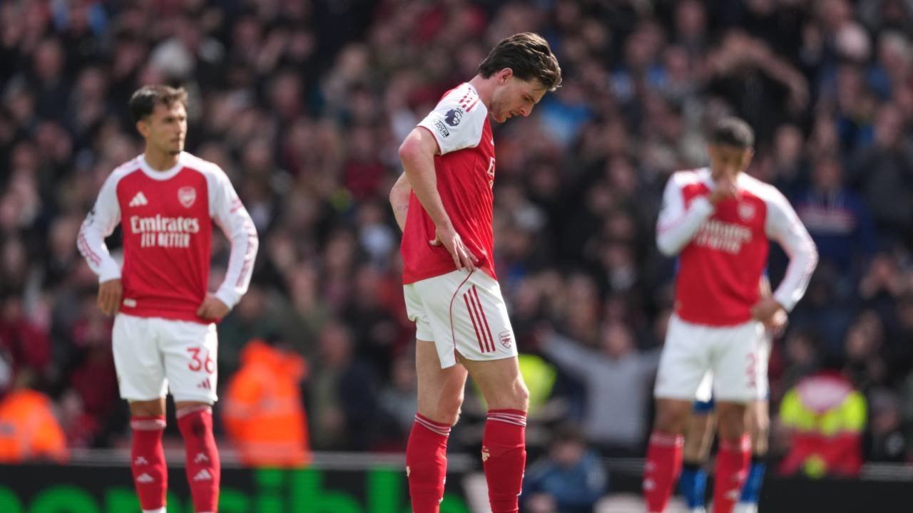 Pemain Arsenal Tampak Kecewa di Lapangan Hijau